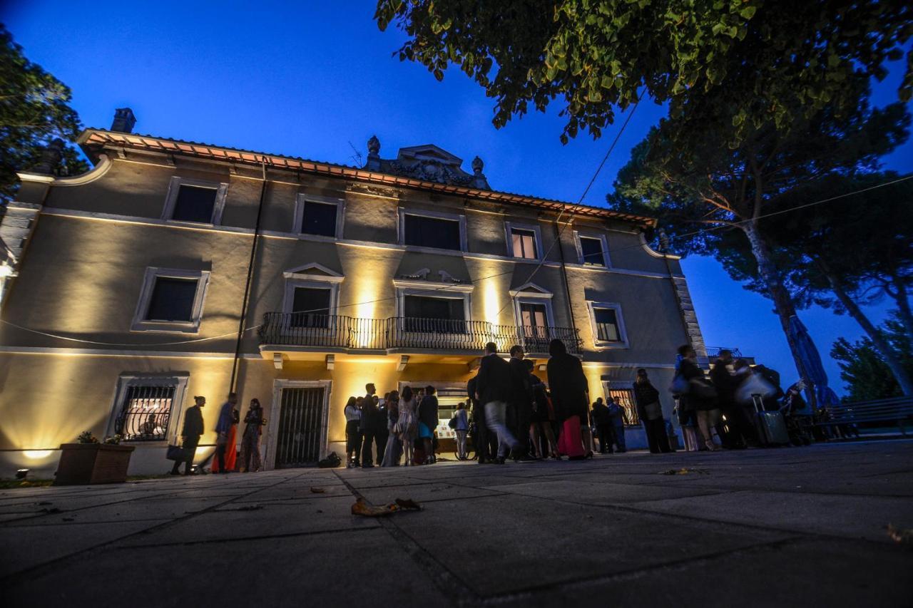 Isola Polvese Resort Castiglione del Lago Buitenkant foto