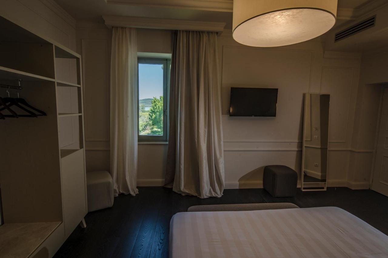Isola Polvese Resort Castiglione del Lago Buitenkant foto