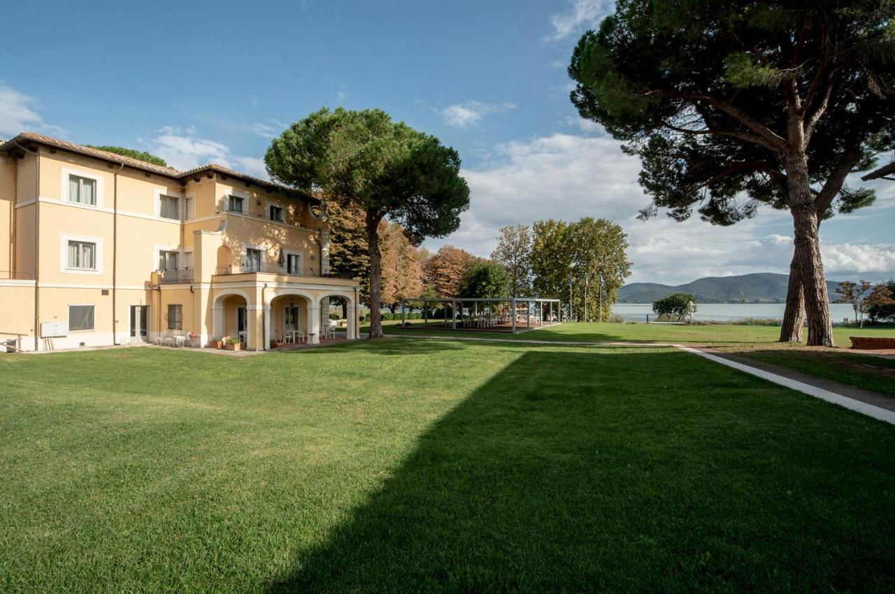 Isola Polvese Resort Castiglione del Lago Buitenkant foto