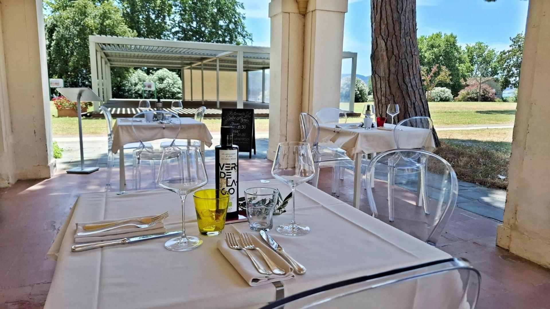 Isola Polvese Resort Castiglione del Lago Buitenkant foto